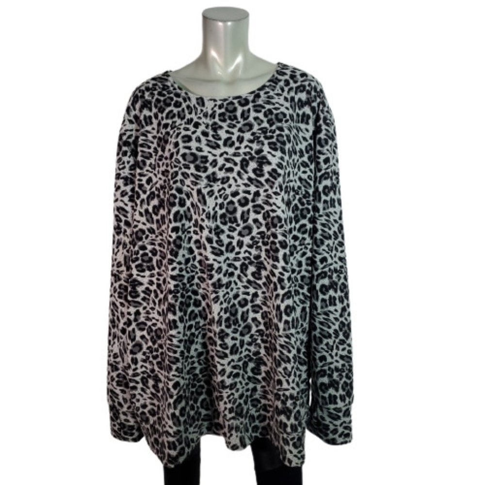Hazel Blues Top Plus‎ Size 4XL Leopard Print Thumbholes Stretch Pullover Gray